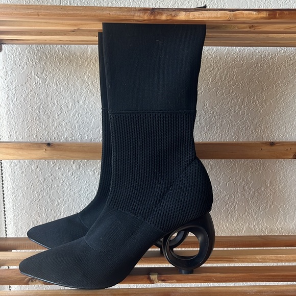 Black, pointed toe, circle heeled boots, size 38 (7.5 US) - Picture 2 of 4
